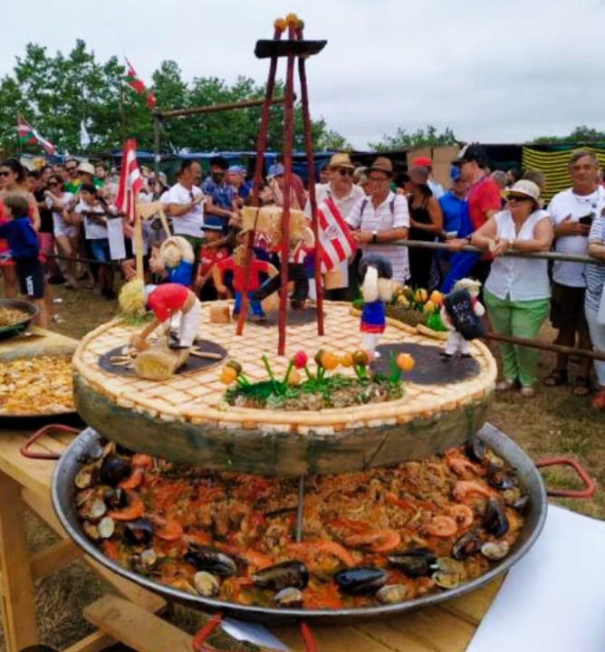 Paellas de gran tamaño enriquecen la competencia