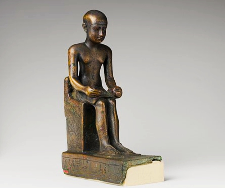 Estatua de Imhotep