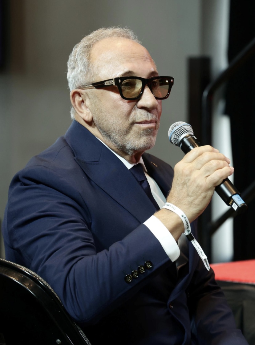 Emilio Estefan se considera una de las figuras más importantes de la industria musical latina (Foto tomada de Hola News).