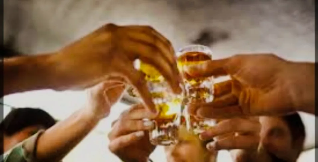 Personas en todo el orbe disfrutan el sabor del tequila