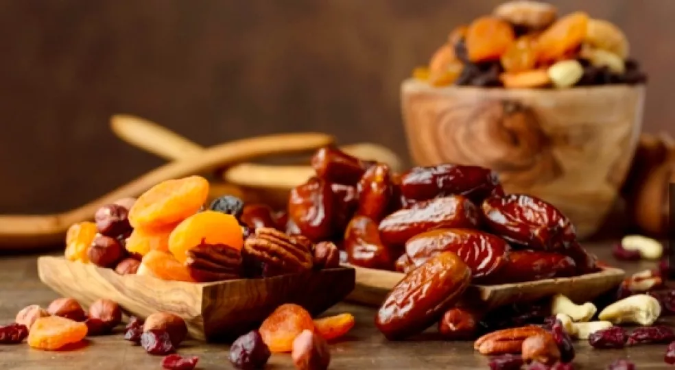 El exquisito y versátil sabor de los dátiles permite consumirlos tanto dulces como en ensaladas
