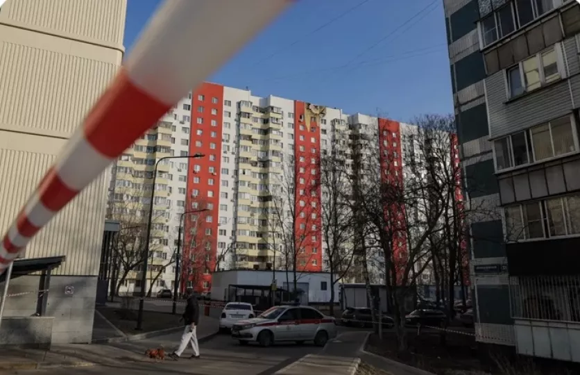 Uno de los edificios dañados por el ataque ucraniano con drones en Moscú.