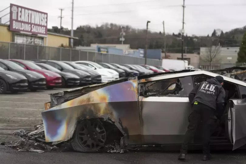ataques a autos de Tesla