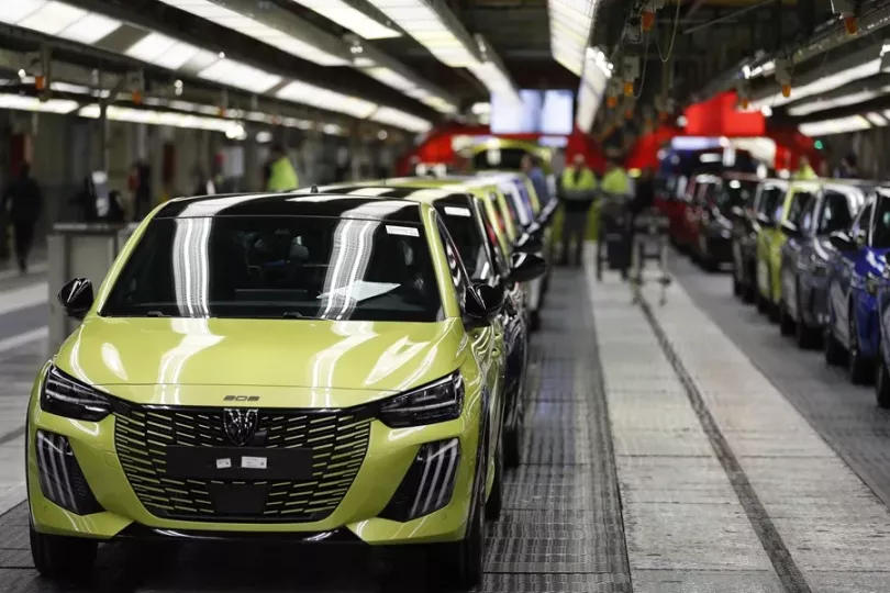 General Motors, Ford y Stellantis son los tres principales automóviles de Estados Unidos (Fotografía de archivo de una planta de Stellantis).