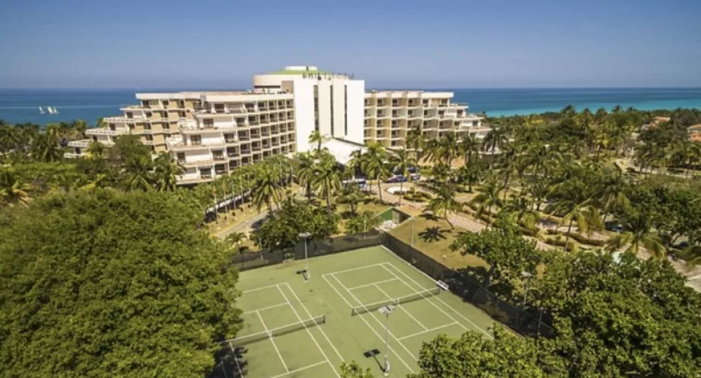 La cadena Meliá mantiene operaciones desde hace 35 años en la Isla.