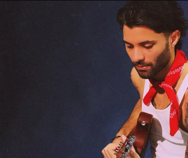 Erick Brian Colón actualmente desarrolla carrera en solitario (Foto tomada del perfil de Instagram del artista).