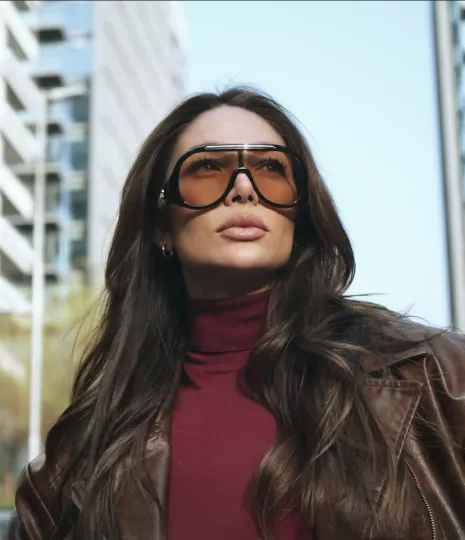 Lisandra Silva es una modelo e influencer con una amplia carrera internacional.