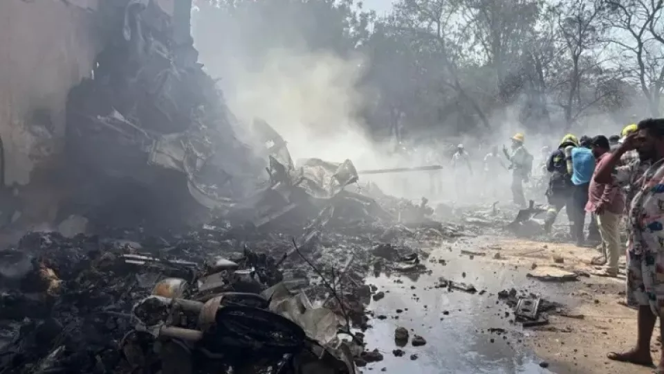 Avión de Air India se estrella y fallecen las 242 personas que iban a bordo