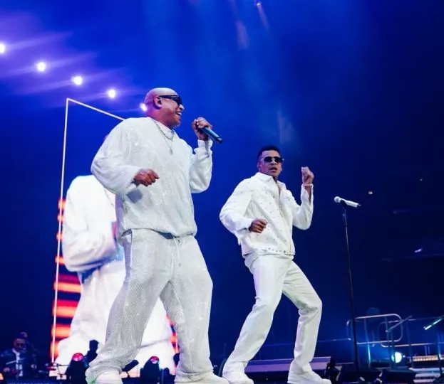 El dúo Gente de Zona en su más reciente concierto celebrado en el Kaseya Center.