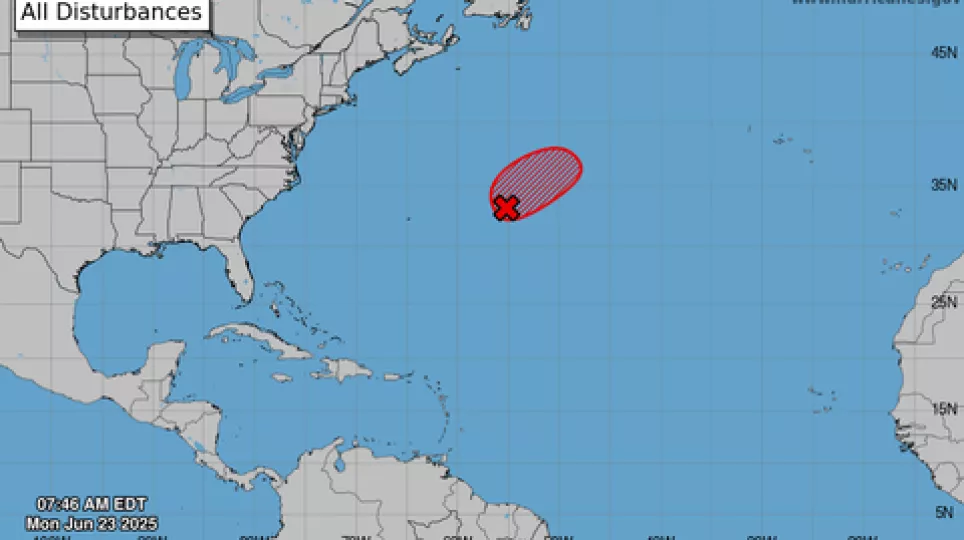 Si esta depresión llegara a intensificarse podría convertirse en la tormenta Andrea.