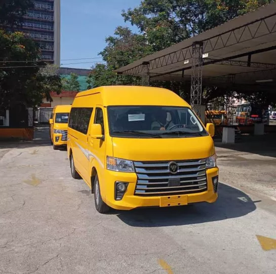 Gobierno cubano decide distribuir 100 nuevos microbuses entre 6 provincias del país
