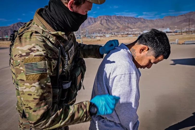 Corte Suprema autoriza la deportación a terceros países a migrantes en Estados Unidos