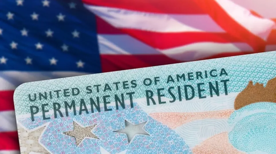 Se recomienda que si la green card se pierde o expira, se realicen al momento los trámites pertinentes.