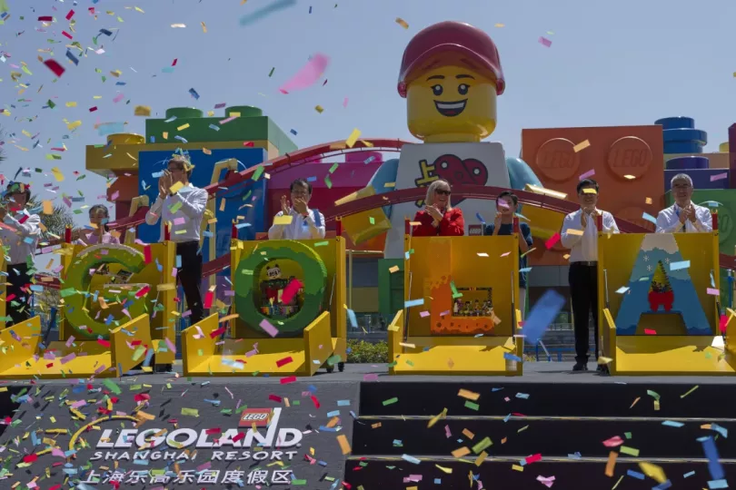 Legoland Shanghái abre sus puertas como el más grande de su tipo en el mundo