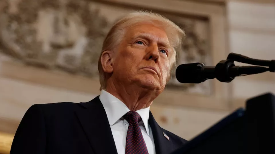 El gobierno de Trump estudia una expansión histórica de su veto migratorio
