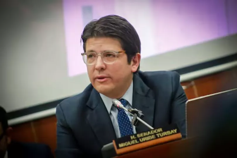 El senador de la República y precandidato presidencial colombiano, Miguel Uribe Turbay, permaneció dos meses en estado crítico luego de sufrir un atentado y falleció en la madrugada de este lunes 11 de agosto.