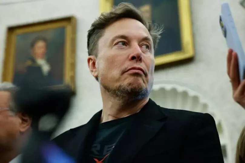 Nueva batalla legal: Musk denuncia una “alianza ilegal” entre Apple y OpenAI