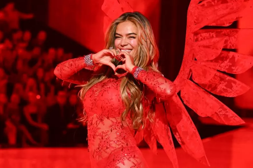 La cantante colombiana Karol G interpretó sus éxitos Ivonny Bonita y Latina Foreva, de su disco Tropicoqueta.