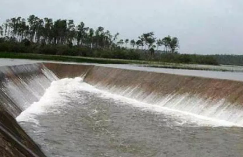 Pese a la mejoría, el suministro de agua continúa crítico en esas tres provincias, donde los embalses de abasto no superan el 40% de su capacidad.