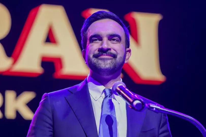 Zohran Mandami, nuevo alcalde de Nueva York, durante las celebraciones tras el resultado de la elección.