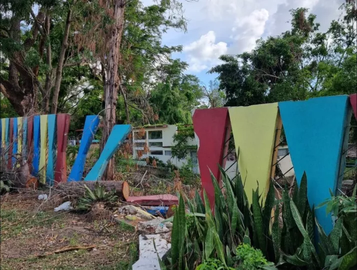 El zoológico de Santiago de Cuba ha sido víctima del deterioro estructural, la falta de mantenimiento y condiciones deplorables para los animales.