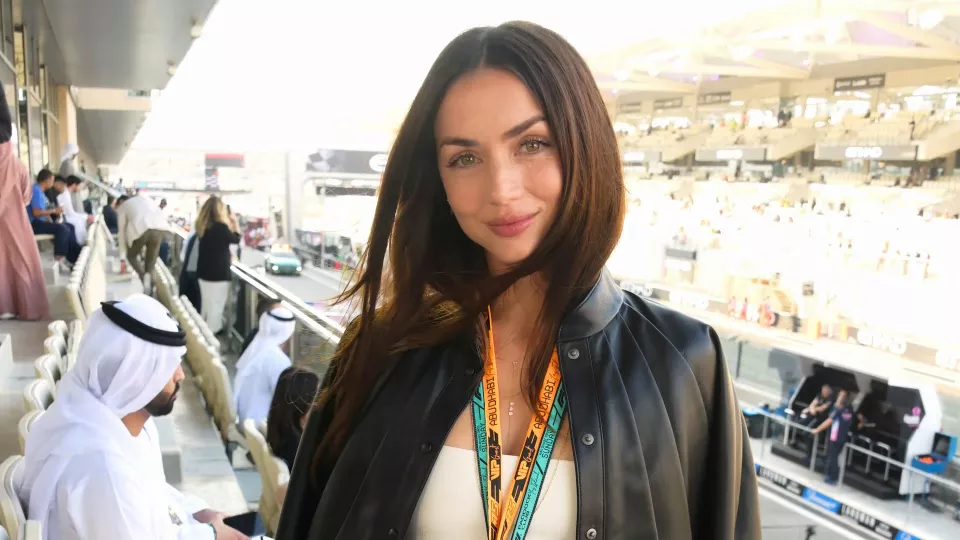 La actriz cubana Ana de Armas asistió el 7 de diciembre a la final de temporada de la Fórmula 1 en Abu Dabi.