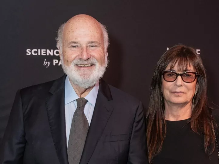 El famoso director de cine Rob Reiner y su esposa Michele Singer.