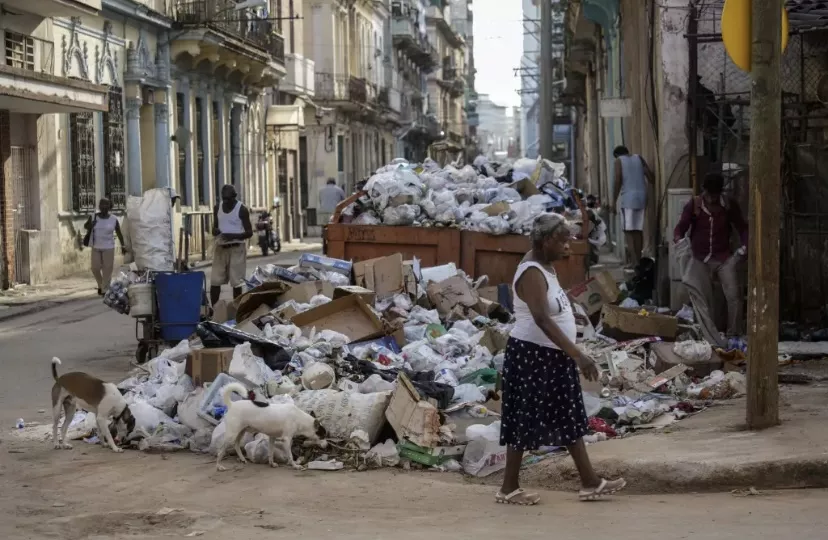 El problema de la acumulación de desechos en las calles ha sido un problema siempre latente en la sociedad cubana.