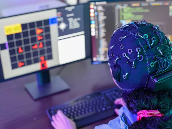 El gorro EEG captura esa señal de alarma cerebral en tiempo real. (OSU iHuman Lab) Foto: El Confidencial 