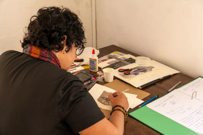 Janette Brossard, cubana merecedora de una beca del programa Laçzos Artísticos, promovido por la OEI y la Dirección General de las Artes.