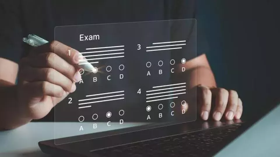 Cómo responden a la misma pregunta de examen ChatGpT, Gemini y Claude, las tres IA más usadas del mundo