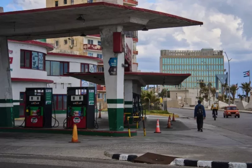 México busca retomar envíos de petróleo a Cuba a través de empresas privadas