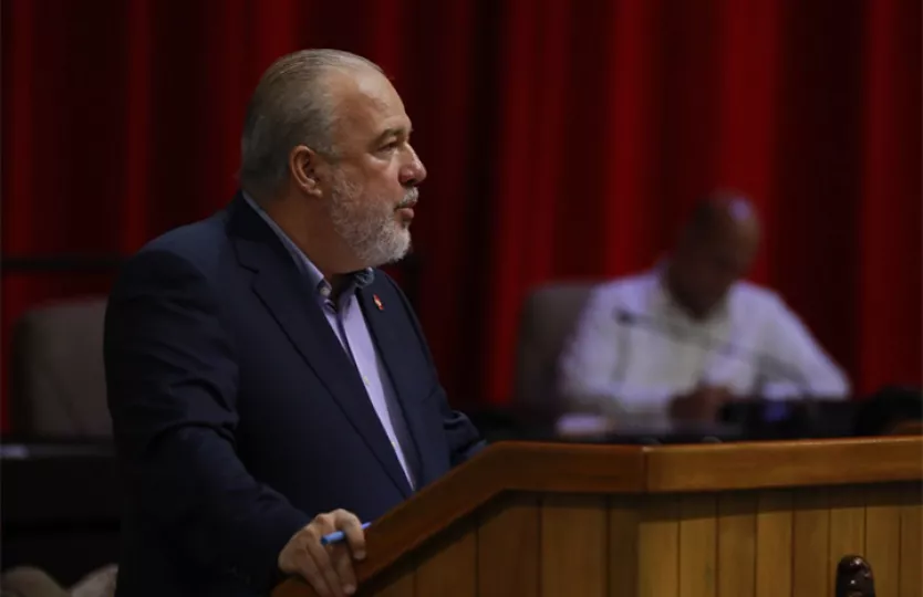 Manuel Marrero Cruz interviniendo ante la Asamblea Nacional del Poder Popular en Cuba.