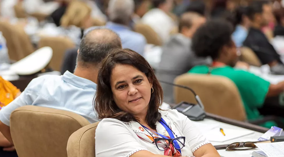 Diputados cubanos participando en la tercera sesión extraordinaria de la Asamblea Nacional del Poder Popular en su X Legislatura.