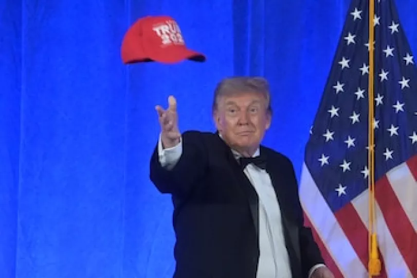 Donald Trump durante su discurso en la cena de la Asociación de Corresponsales de la Casa Blanca.