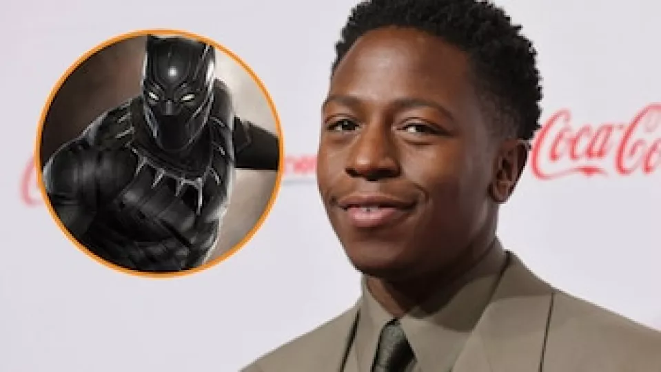 David Jonsson durante el anuncio oficial en el panel de Marvel de la Comic-Con.