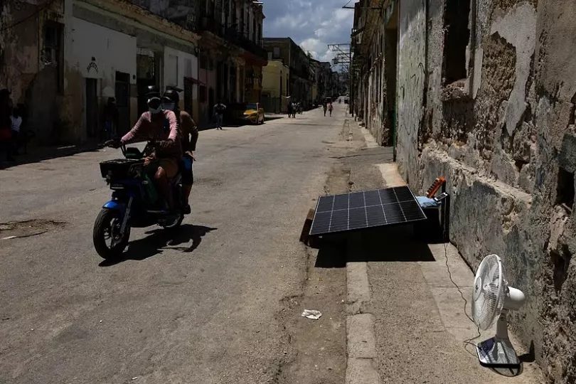 Cuba se queda sin petróleo y apuesta por la energía solar con la ayuda de China
