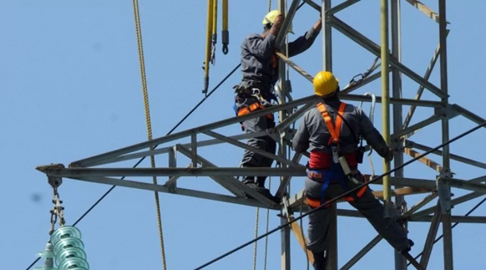 Instalaciones de la empresa eléctrica con equipos de transformación y distribución de energía.