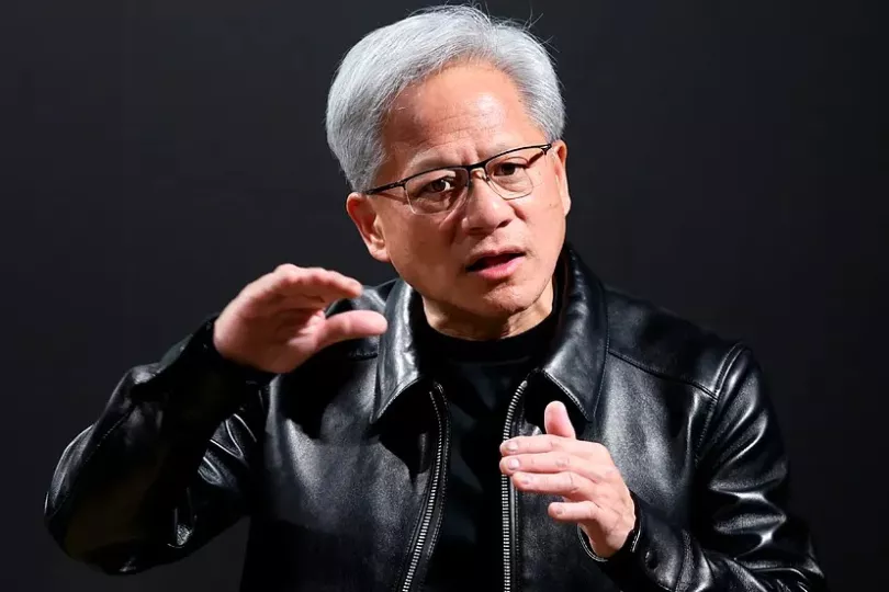 Jensen Huang, CEO de Nvidia, que se opone junto con Mark Zuckerberrg, CEO de Meta, a ralentizar los avances de la IA