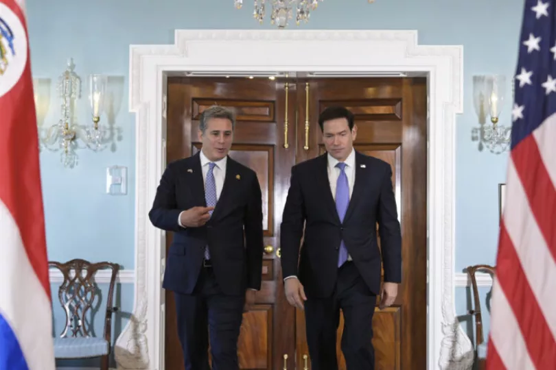 El canciller de Costa Rica, Manuel Tovar, junto al secretario de Estado estadounidense, Marco Rubio, durante un encuentro oficial.
