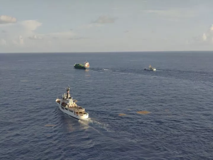 La Guardia Costera intercepta el buque mercante Grace y continúa las operaciones para interceptar envíos de combustible cubano.