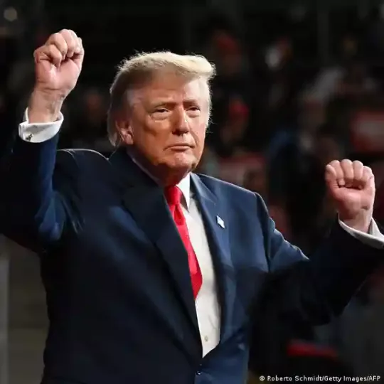 Jueza ordena a Trump cancelar anuncios pagados con dinero público