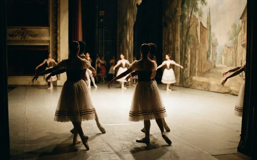 Bailarines del Ballet Nacional de Cuba durante una representación clásica.