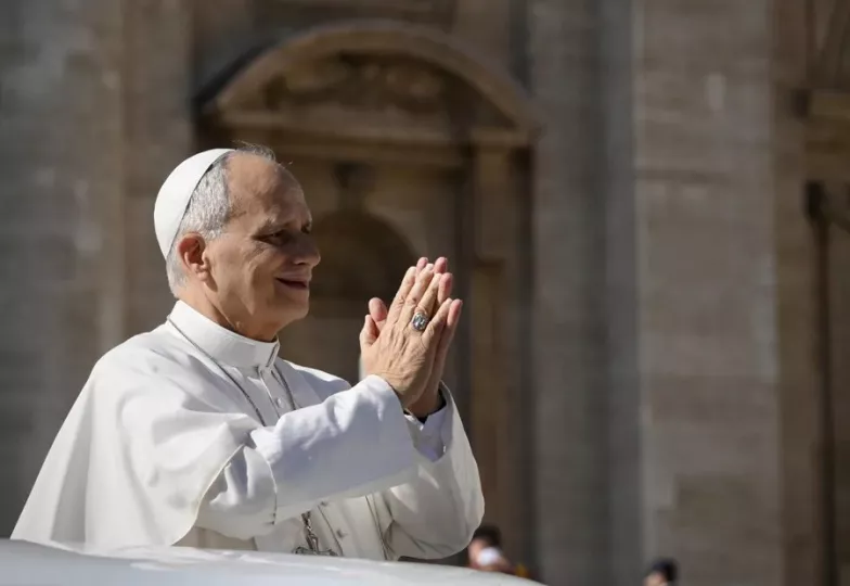 El papa León XIV durante una ceremonia oficial en el Vaticano.