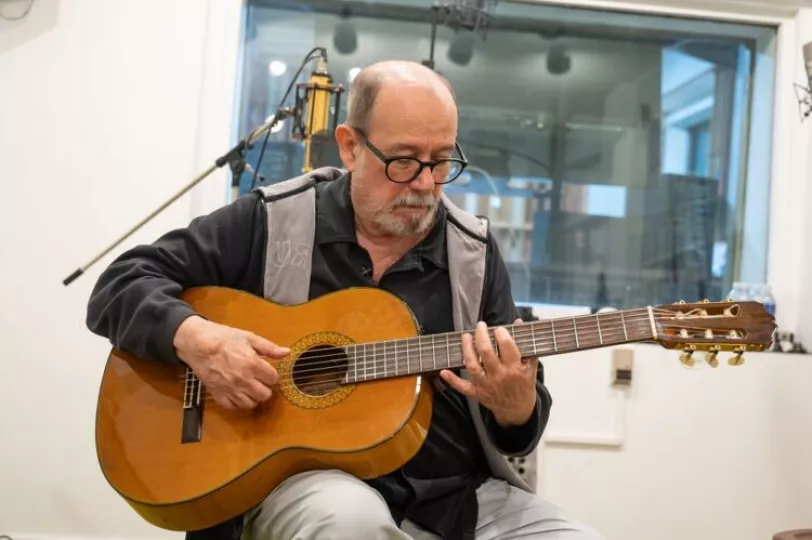 Silvio Rodríguez en los Estudios Ojalá, La Habana, 2024.