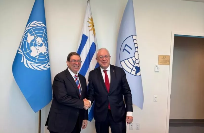 El canciller de Uruguay, Mario Lubetkin, y el ministro de Relaciones Exteriores de Cuba, Bruno Rodríguez Parrilla, durante una reunión en Naciones Unidas.