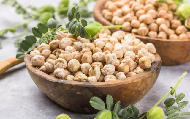 Uno de los platos más exquisitos que se pueden preparar con estas legumbres es el garbanzos Marinero.