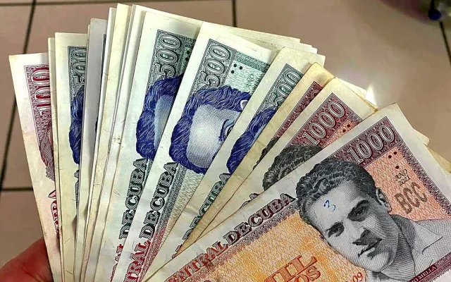 Peso cubano en efectivo