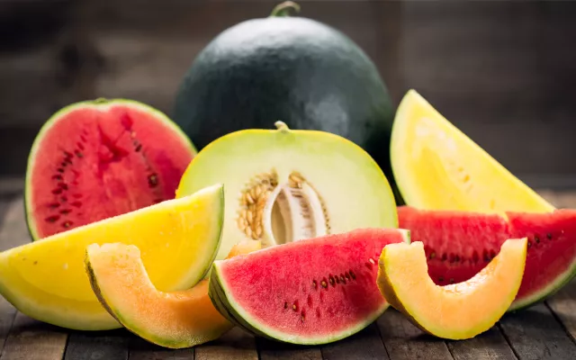 sandía o melón: lleno de beneficios