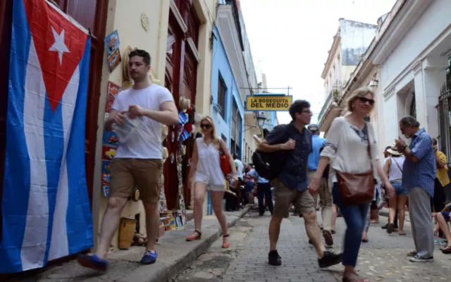 Turistas en Cuba 